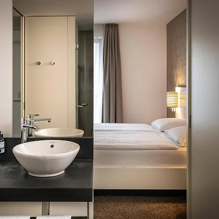 מלון Innside By Melia 4*