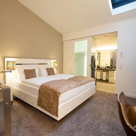 מלון Innside By Melia 4*